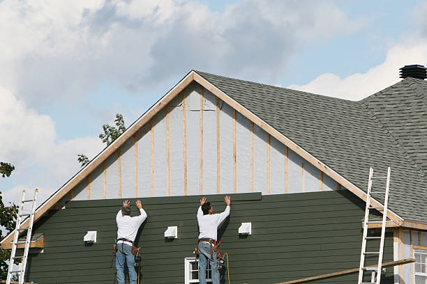 Professional Vinyl Siding technician working in Crestline, OH